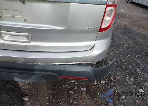 2011 Ford Explorer z USA, uszkodzony, nr VIN 1FMHK8B84BGA71822